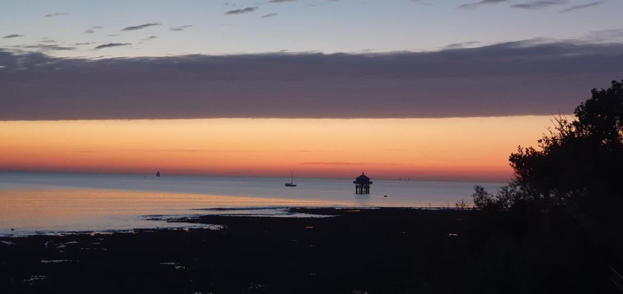 Nuits Au Port-quartier Port De Plaisance, B Villa La Rochelle (Charente-Maritime)